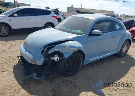 2014 Volkswagen Beetle 2.5L z USA, uszkodzony, nr VIN 3VWJP7AT0EM620611